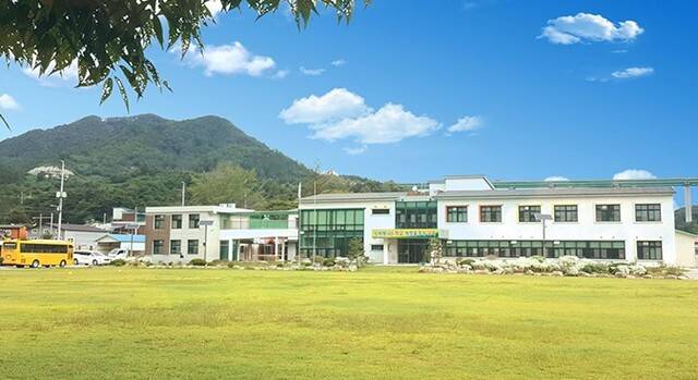 천천초등학교 전경