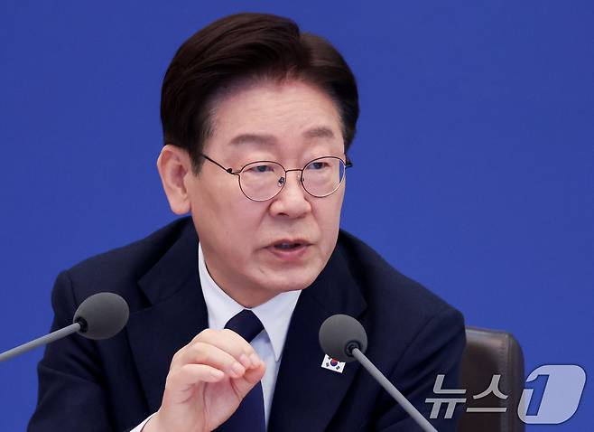 이재명 대통령이 지난달 31일 청와대에서 열린 국무회의에서 발언하고 있다. (청와대통신사진기자단)ⓒ 뉴스1 이재명 기자