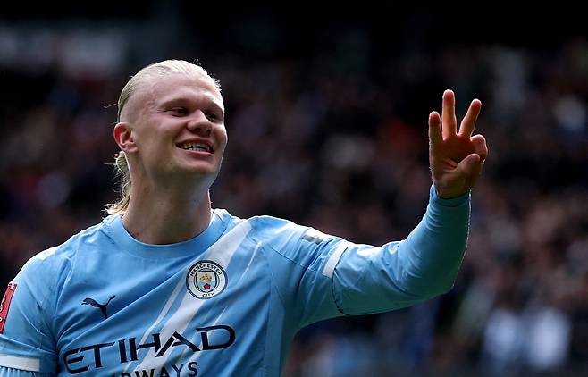 Soccer Football - FA Cup - Quarter Final - Manchester City v Liverpool - Etihad Stadium, Manchester, Britain - April 4, 2026 Manchester City's Erling Haaland celebrates scoring their fourth goal to complete his hattrick REUTERS/Phil Noble
<저작권자(c) 연합뉴스, 무단 전재-재배포, AI 학습 및 활용 금지>