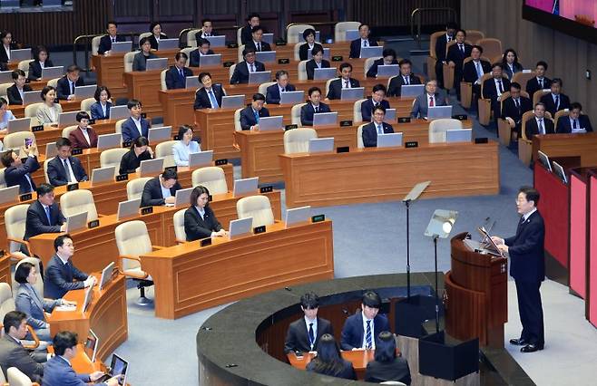 이재명 대통령이 2일 국회 본회의장에서 2026년도 제1차 추가경정예산안 시정연설을 하고 있다. 뉴시스