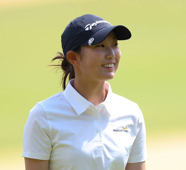 한국여자프로골프(KLPGA) 투어 2026시즌 '국내 개막전'인 신설 대회 더 시에나 오픈 우승 경쟁에 뛰어든 아마추어 김서아 선수가 3라운드에서 경기하는 모습니다. 사진제공=KLPGA (사진을 무단으로 사용하지 마십시오.)