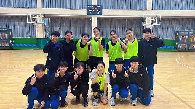 ▲후배들을 위해 매년 영광에서 함께하는 시간을 가지는 이명관(우리은행)