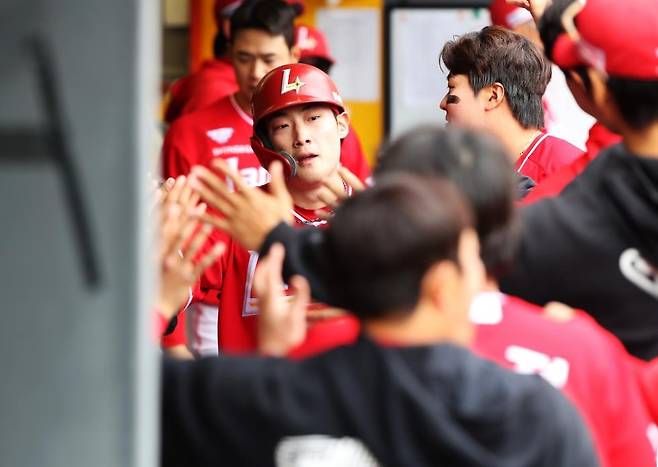 개막 이후 타선의 힘을 실으며 초강세를 보이는 SSG 선수들. SSG 랜더스 제공