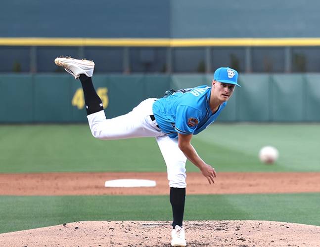 지난 2025시즌 쿠싱의 투구 모습. /사진=라스베이거스 에비에이터스 공식 SNS