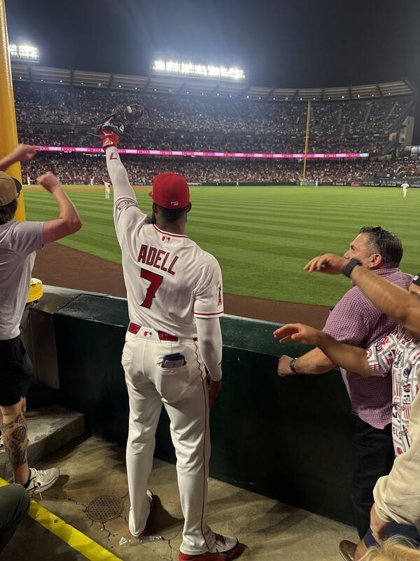 흡사 히어로 영화의 한 장면?(사진=X 화면 갈무리)