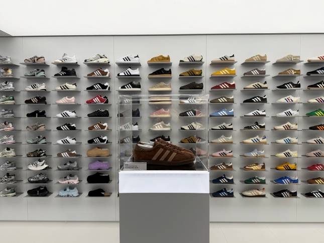 '무신사 메가스토어 용산' 매장 내 슈즈월 공간./사진=윤서영 기자 sy@