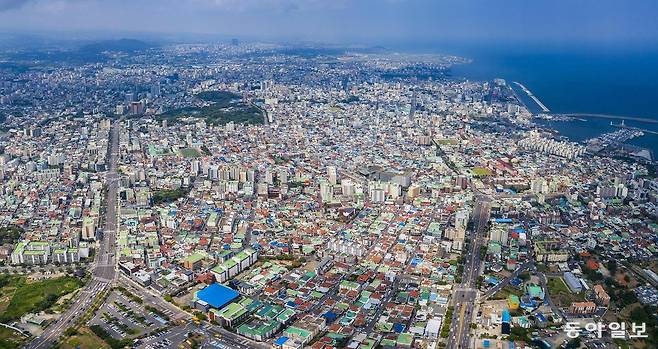 제주 인구의 60% 가까이가 거주하는 제주시 동지역 전경. 동아일보DB