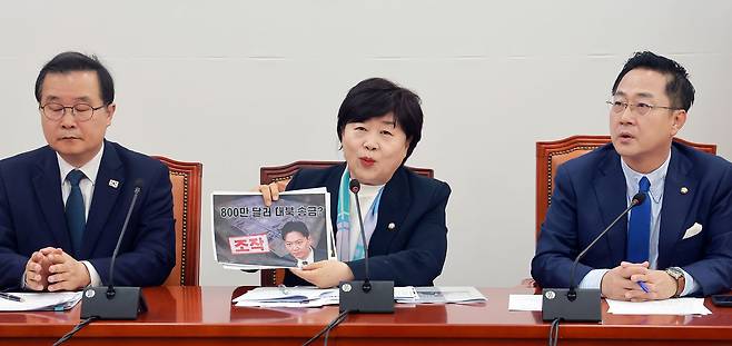 국회 윤석열 정권 정치검찰 조작기소 의혹 사건 진상규명 국정조사특별위원장인 서영교 민주당 의원이 5일 국회에서 특위 관련 기자간담회를 하고 있다. 연합뉴스