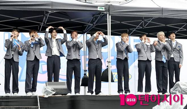 워너원과 워너블(워너원 팬덤명)이 7년 만에 재회했다./사진=텐아시아DB