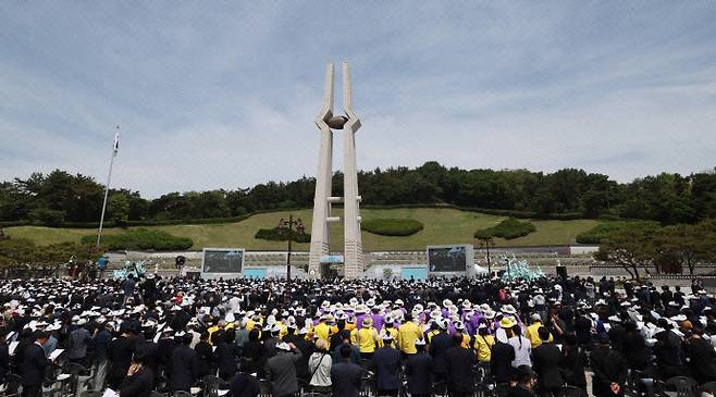 지난해 5월 18일 오전 광주광역시 북구 운정동 국립5·18민주묘지에서 제45주년 5·18민주화운동 기념식이 엄수되고 있다. /남도일보 DB