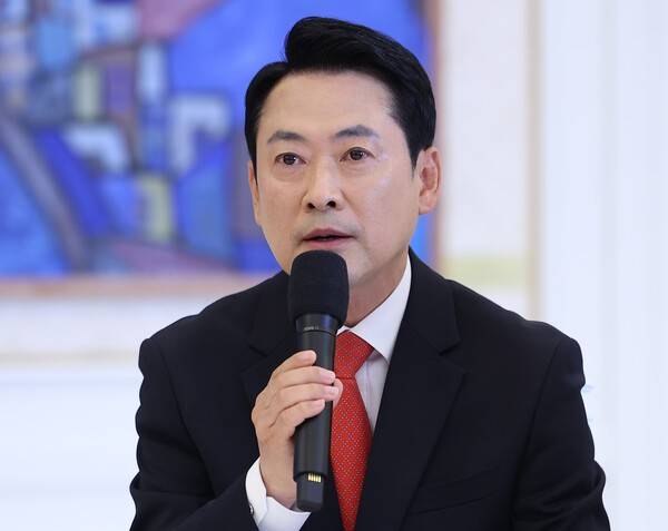 장동혁 국민의힘 대표가 7일 청와대에서 이재명 대통령이 참석한 여야정 민생경제 협의체 회담에서 발언하고 있다. 연합뉴스