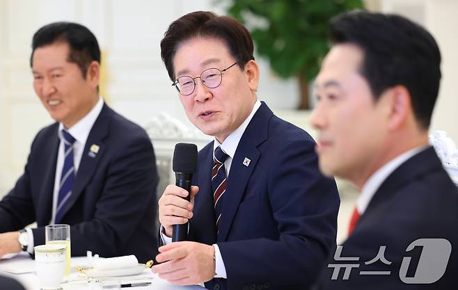 이재명 대통령이 7일 청와대에서 열린 여야정 민생경제협의체 회담 및 오찬에서 발언하고 있다. (청와대통신사진기자단) 2026.4.7 ⓒ 뉴스1 이재명 기자
