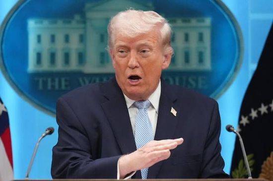 도널드 트럼프 미국 대통령이 6일(현지시간) 백악관에서 기자회견을 하고 있다. 워싱턴=AP연합뉴스