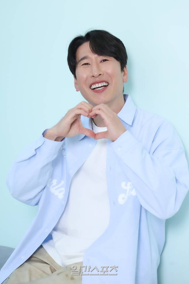 코미디언 양상국이 6일 오후 서울 서초구 양재동에서 진행된 일간스포츠와의 인터뷰에 앞서 포즈를 취하고 있다. 서병수 기자 qudtn@edaily.co.kr /2026.04.06/