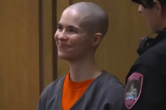 아버지를 총기로 살해한 혐의로 28년형을 선고 받은 미국 워싱턴주의 알리사 브래드번 ⓒ 유튜브 캡처