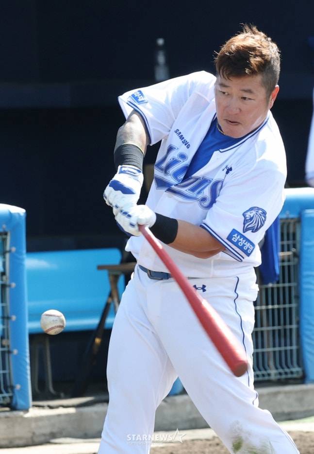 지난 2월 훈련에 임하는 최형우. /사진=김진경 대기자