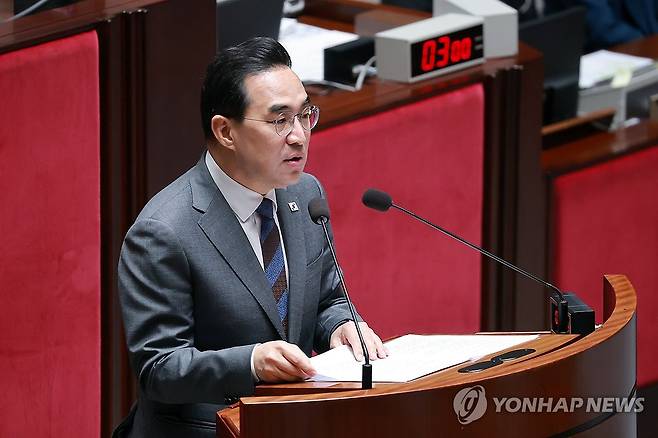 추경 제안 설명하는 박홍근 기획예산처 장관 (서울=연합뉴스) 신현우 기자 = 박홍근 기획예산처 장관이 7일 국회에서 열린 예산결산특별위원회 전체 회의에서 2026년도 제1회 추가경정예산안 제안 설명을 하고 있다. 2026.4.7 nowwego@yna.co.kr