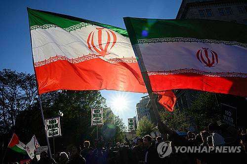 미국을 규탄하는 테헤란 시민들 시위 〈사진=AFP / 연합뉴스〉