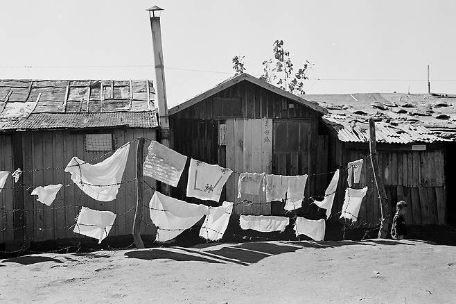 한영수 <서울>, 1956-1963, 디지털 아카이벌 프린트, 240×360cm, AP, 한영수문화재단 소장 (서울시립미술관 제공)