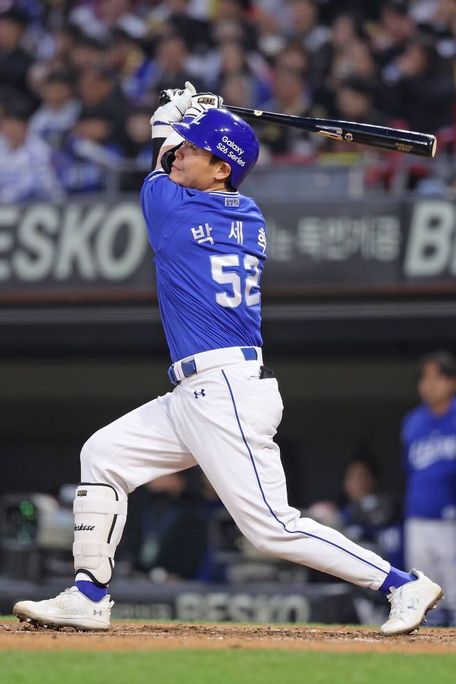 8일 광주 KIA전에서 타격하는 박세혁. 이날 박세혁은 삼성 선발 타자 중 유일하게 안타 없이 경기를 마쳤다. 시즌 1할대 타율은 0.067까지 떨어졌다. 삼성 제공