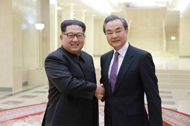 북한 노동신문은 지난 3일 김정은 노동당 위원장이 왕이 중국 국무위원 겸 외교부장을 접견했다고 4일 보도했다. 뉴시스