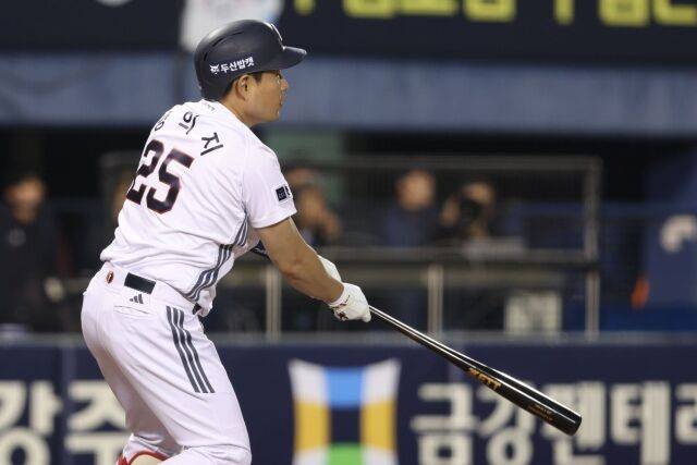 2타점을 올린 양의지./두산 베어스