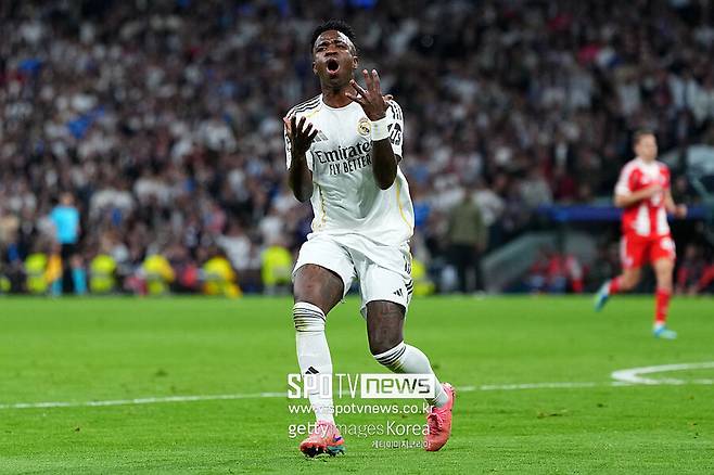 ▲ 적지에서 승전고를 울린 바이에른 뮌헨이 레알 마드리드를 격파하며 기세를 올렸다. 루이스 디아스와 해리 케인이 연달아 상대 골망을 흔들며 승부의 균형을 무너뜨린 반면, 레알 마드리드는 킬리안 음바페가 한 골을 따라붙는 데 그치며 안방에서 패배를 받아들여야 했다. 김민재는 결장했다.