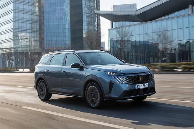 푸조 5008 스마트 하이브리드