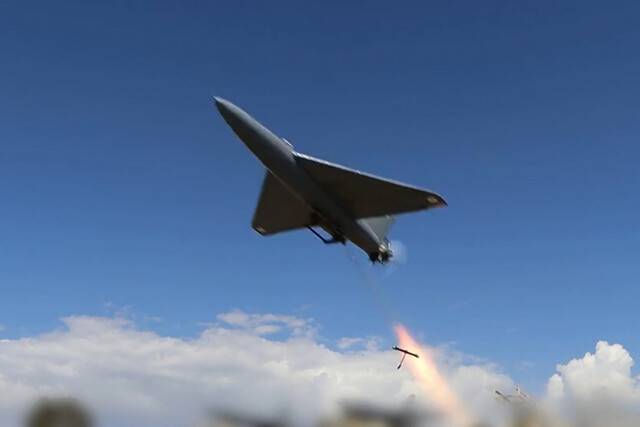 지난 6일 사우디아라비아를 향해 발사되는 이란군 자폭 드론. AFP 연합뉴스