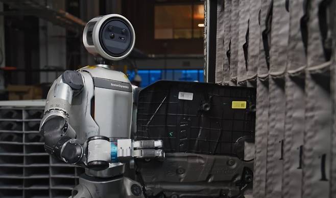 보스턴 다이내믹스의 차세대 휴머노이드 로봇 ‘아틀라스(Atlas)’. 사진=한국경제신문