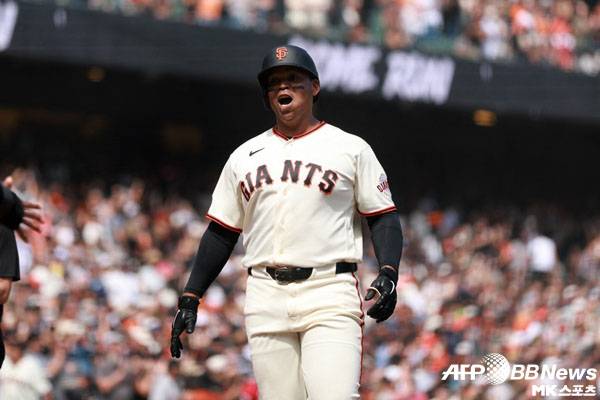 데버스는 6회말 스리런 홈런을 기록했다. 사진(美 샌프란시스코)=ⓒAFPBBNews = News1