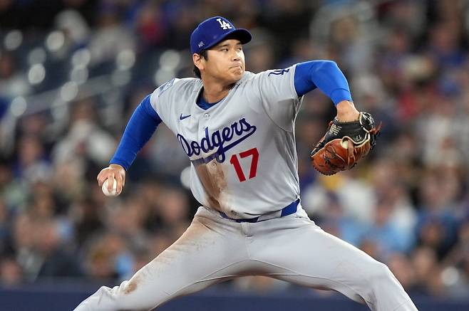 LA 다저스 오타니 쇼헤이가 9일(한국시간) 로저스센터서 열린 토론토와 원정경기서 역투하고 있다. 토론토|AP뉴시스