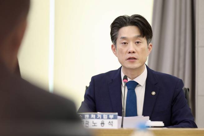 노용석 중소벤처기업부 제1차관이 지난달 12일 서울 마포구 프론트원에서 열린 ‘제3자 부당개입 문제해결 TF 4차 회의‘에서 모두 발언을 하고 있다.(사진출처=중소벤처기업부)