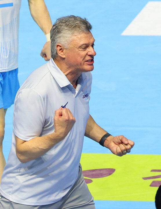 기뻐하는 대한항공 헤난 감독. 사진=연합뉴스