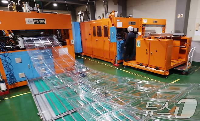 경기 광주시에 위치한 한 플라스틱 기업 공장의 모습. 2026.3.27 ⓒ 뉴스1 김영운 기자