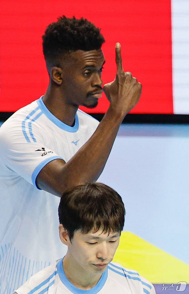 10일 오후 인천 계양체육관에서 열린 프로배구 2025-2026 V-리그 남자부 챔피언 결정전 5차전 대한항공 점보스와 현대캐피탈 스카이워커스의 경기, 대한항공 마쏘가 득점 후 기뻐하고 있다. 2026.4.10 ⓒ 뉴스1 안은나 기자