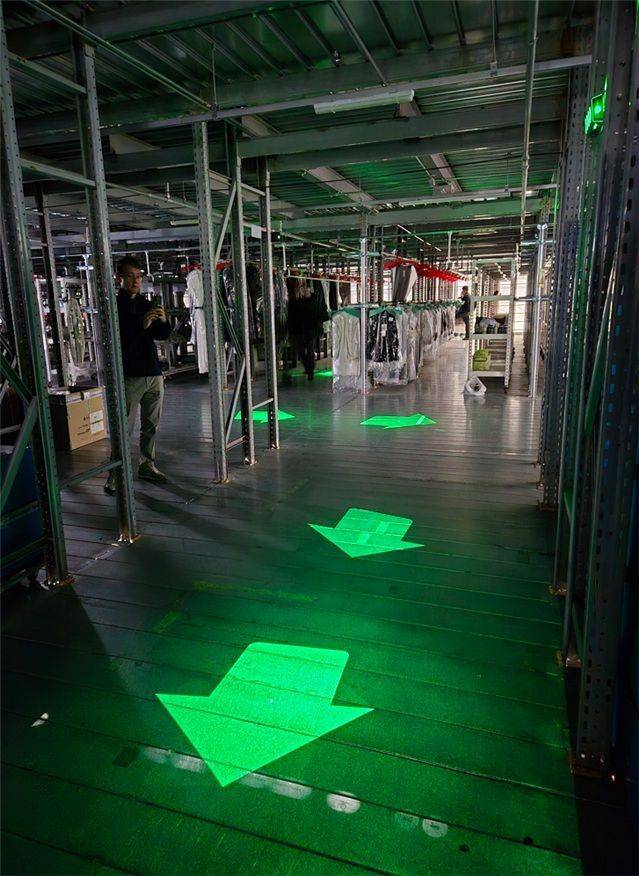 스마트가이드 작동시 피난 장면. 한국철도기술연구원 제공