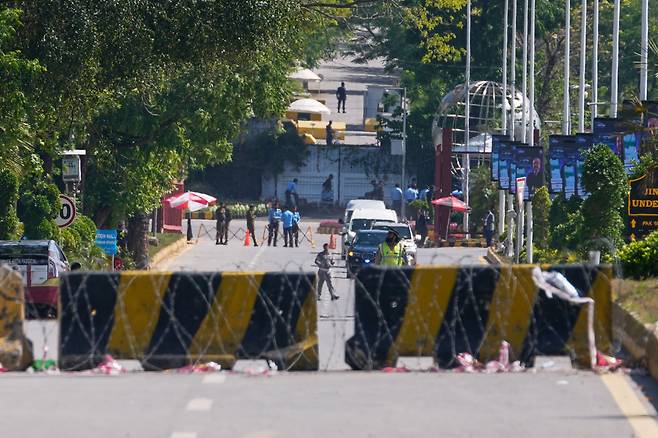 10일 미국과 이란의 협상을 하루 앞두고 회담이 열리는 파키스탄 이슬라마바드의 경계 태세가 강화됐다./ AP연합뉴스