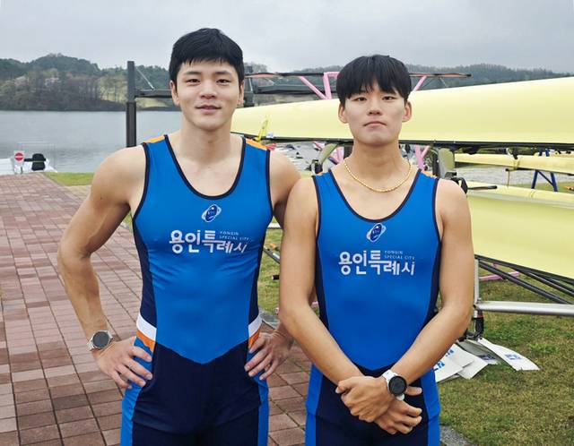 국가대표팀에 합류한 용인시청 강우규(왼쪽)와 이종희. 용인시청 조정팀 제공