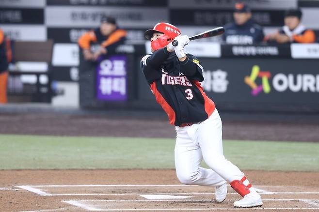 ▲ 솔로홈런 포함 타선에서 맹활약한 김선빈 ⓒKIA타이거즈