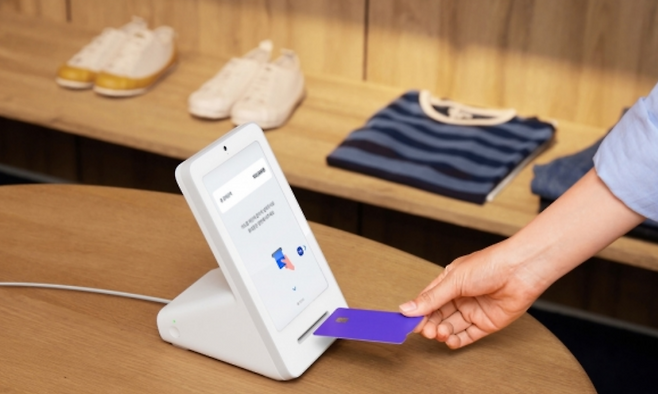 간편결제 경쟁의 축이 단순 혜택 제공에서 오프라인 가맹점 접점 확보로 넓어지고 있는 것으로 나타났다. 사진은 토스플레이스 결제 단말기의 사진이다. /토스플레이스 제공