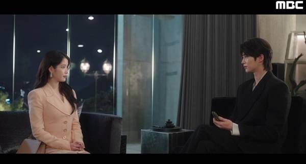 MBC 금토드라마 '21세기 대군부인'./사진=MBC 금토드라마 '21세기 대군부인' 1회 영상 캡처