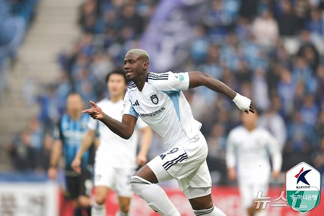 인천 유나이티드전에서 결승골을 넣은 울산 HD 공격수 말컹. (한국프로축구연맹 제공)