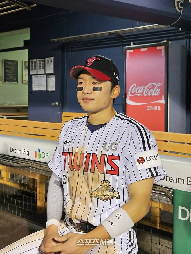 LG 박해민이 11일 서울 잠실구장에서 열린 2026 KBO리그 정규시즌 SSG전 승리 후 취재진 인터뷰에 응하고 있다. 잠실 | 강윤식 기자 skywalker@sportsseoul.com