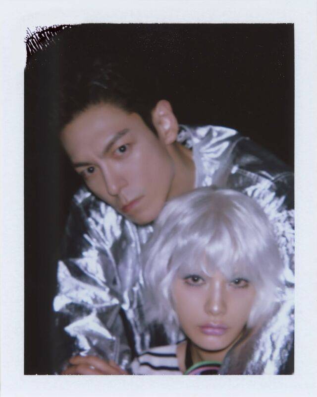 나나가 탑의 신곡 뮤직비디오에 출연하며 화제를 모았다. / 나나 SNS