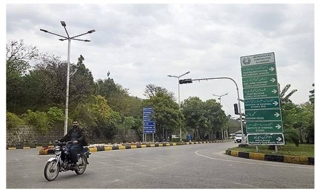 철통 보안으로 한산한 파키스탄 이슬라마바드 도로 (이슬라마바드=연합뉴스) 손현규 특파원 = 11일(현지시간) 미국과 이란의 첫 종전 협상이 열릴 파키스탄 이슬라마바드 고속도로가 한산한 모습이다. 2026.4.11