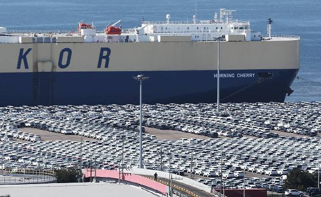 평택항에 세워져 있는 수출용 자동차. (사진=연합뉴스)