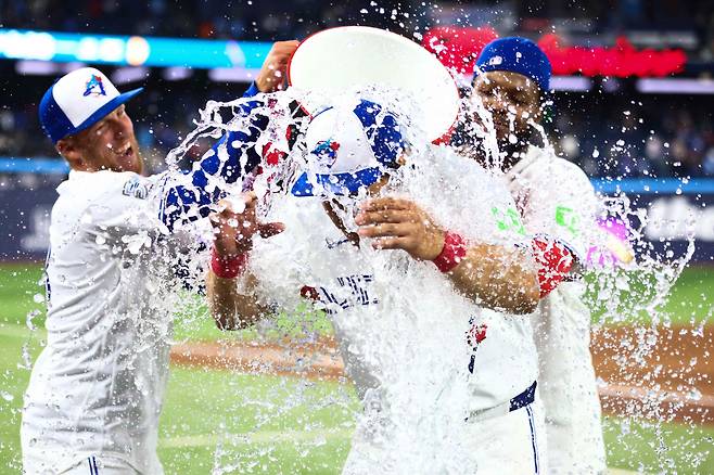 오카모토는 개막전 9회 2사후 끝내기 승의 디딤돌이 된 안타를 때렸다. 개막시리즈 3번째 경기에서 첫 홈런을 신고했다. AFP