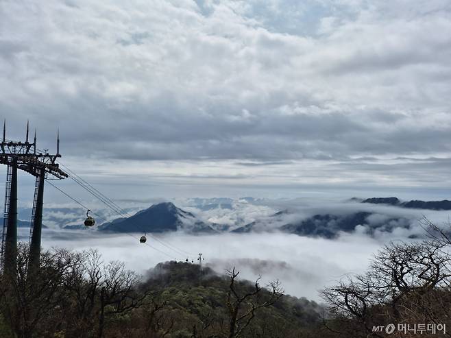 유네스코 셰계자연유산으로 지정된 중국 구이저우성 퉁런시의 판징산. /사진=정혜인 기자