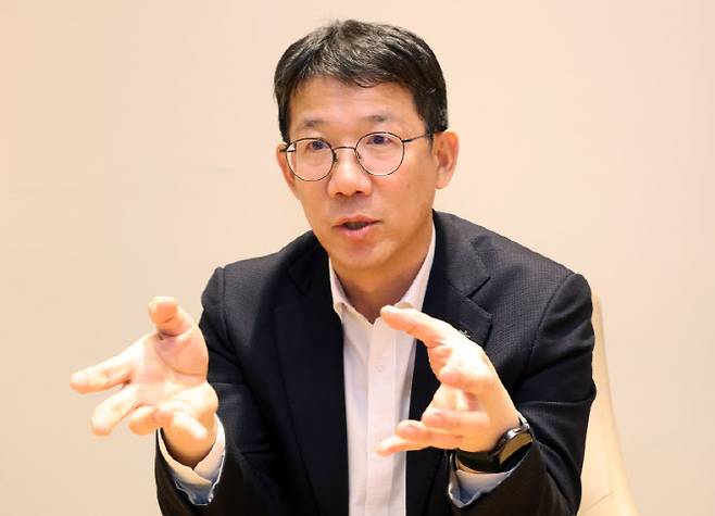 엄태성 하나은행 AI디지털혁신그룹장이 9일 이데일리와 인터뷰하고 있다. (사진= 이데일리 방인권 기자)